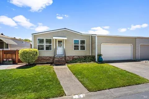 5 Falcon Crest Cir, Napa, CA 94558