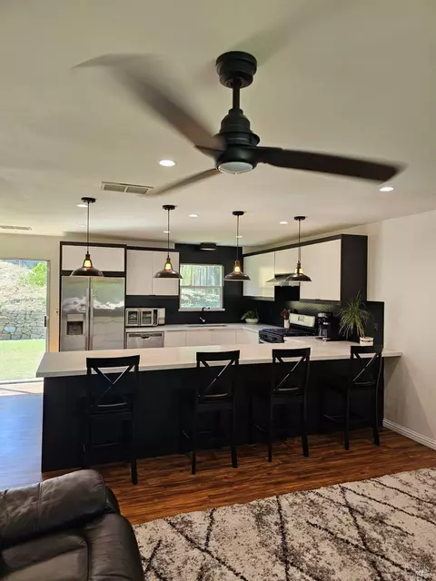 370 Honeysuckle Dr, Fairfield, CA 94533