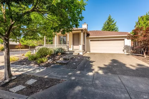 734 Decanter Cir, Windsor, CA 95492