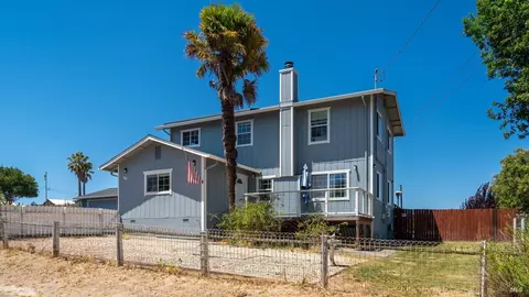 1150 Eastman Ln, Petaluma, CA 94952
