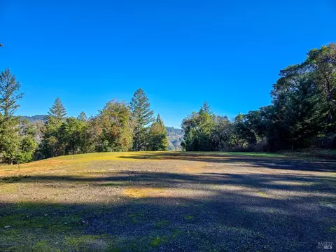 2240 Hilltop Rd, Willits, CA 95490