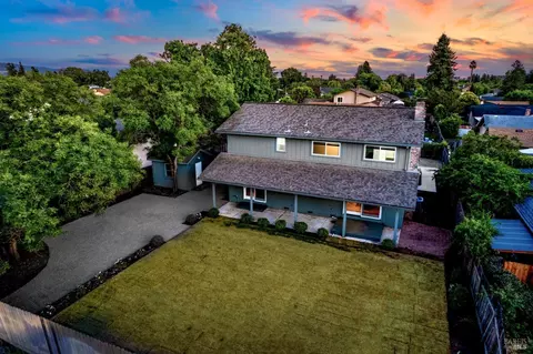 521 Heavy Ct, Santa Rosa, CA 95401