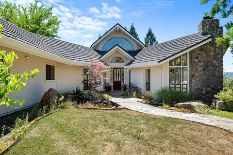 4781 E Side Calpella Rd, Ukiah, CA 95482
