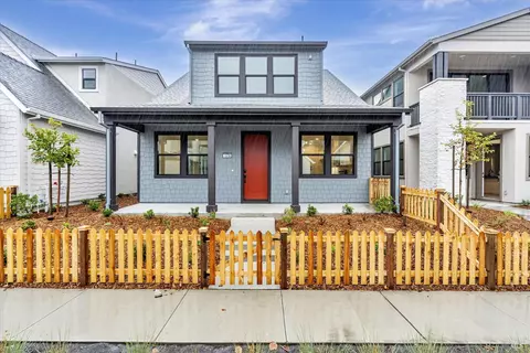 1578 Waterside Ln, Rohnert Park, CA 94928
