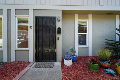 187 Del Sur Ct, Fairfield, CA 94533