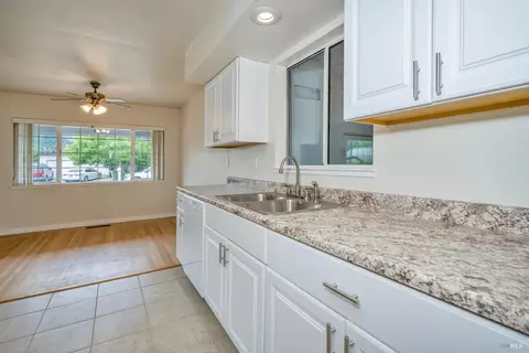 79 Clark Ave, Cloverdale, CA 95425 photo 9