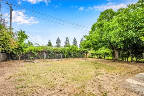 79 Clark Ave, Cloverdale, CA 95425 photo 18