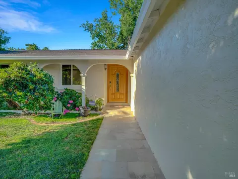 2220 Olympic Dr, Martinez, CA 94553 photo 4