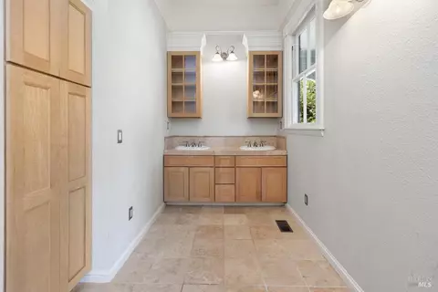 Bath - 95 Magee Ave, Mill Valley, CA 94941 photo 3 of 4