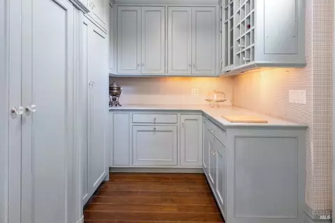 Kitchen - 95 Magee Ave, Mill Valley, CA 94941 photo 6 of 6