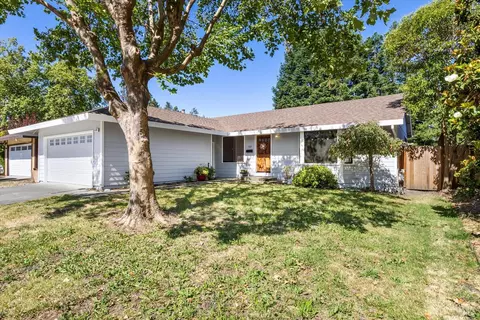539 Lamont Ct S, Rohnert Park, CA 94928
