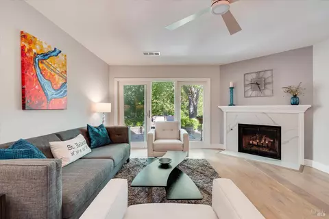 1250 Peppertree Cir, Saint Helena, CA 94574