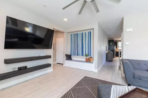 2046 Eva St, Napa, CA 94559 photo 4