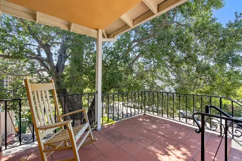 220 Laurel Pl, San Rafael, CA 94901