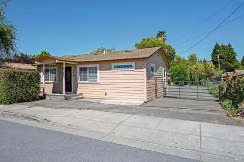 3222 Moorland Ave, Santa Rosa, CA 95407