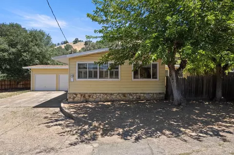 6958 Plaza Ct, Lucerne, CA 95458