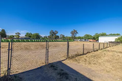 7310 Pine Haven Ln, Vacaville, CA 95688 photo 22