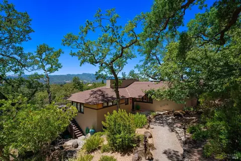620 Michael Dr, Sonoma, CA 95476