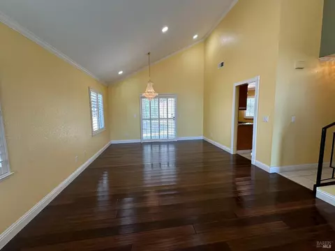 1230 Locust Dr, Vallejo, CA 94591 photo 3