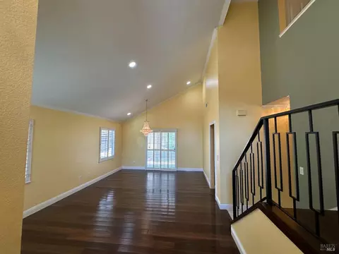 1230 Locust Dr, Vallejo, CA 94591 photo 4