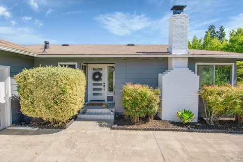 757 Heather Ln, Sonoma, CA 95476 photo 3