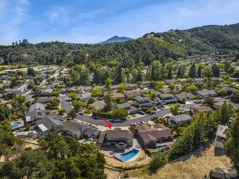 24 Driftwood Ct, San Rafael, CA 94901