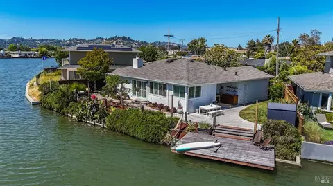 6 Council Crest Dr, Corte Madera, CA 94925