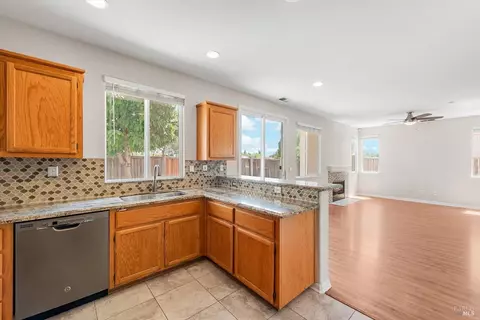 745 Marsh Pl, Fairfield, CA 94533 photo 17