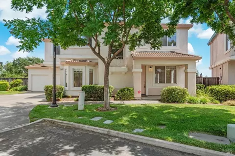 745 Marsh Pl, Fairfield, CA 94533 photo 3
