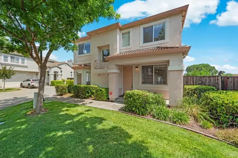 745 Marsh Pl, Fairfield, CA 94533 photo 4