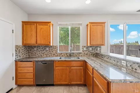 745 Marsh Pl, Fairfield, CA 94533 photo 16