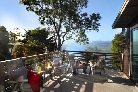 11039-11035 Castle Crag Way, Jenner, CA 95450