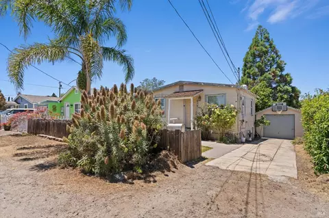 915 Veale Ave, Martinez, CA 94553 photo 2