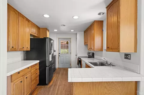 915 Veale Ave, Martinez, CA 94553 photo 12