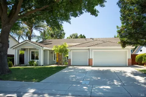 1315 Ferrero Dr, Dixon, CA 95620