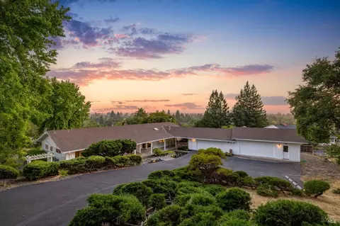 684 Wikiup Dr, Santa Rosa, CA 95403