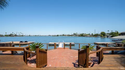 124 Caribe Isle, Novato, CA 94949