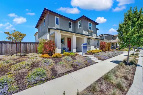2401 Steele Ct, Fairfield, CA 94533