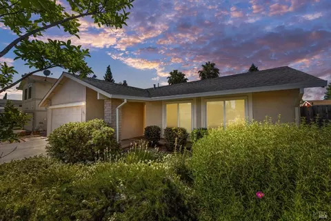 206 Arlington Way, Vacaville, CA 95687