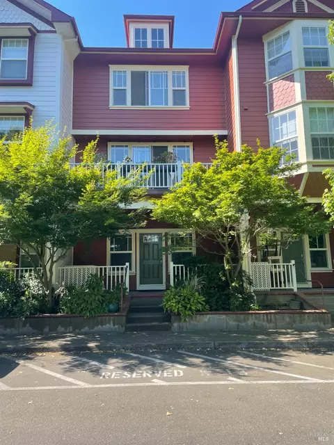 514 Emily Rose Cir, Windsor, CA 95492