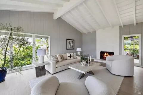 4 Oakhurst Rd, San Rafael, CA 94901