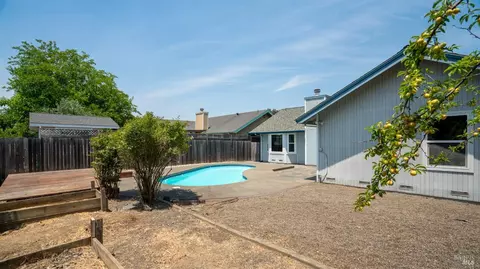 906 W Starburst Ct, Windsor, CA 95492 photo 23