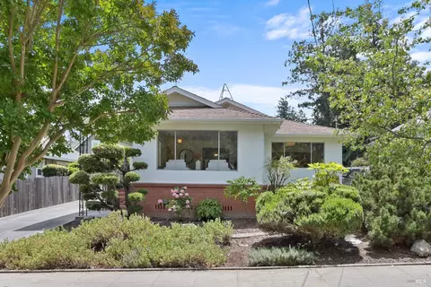 34 Laurel Ave, Petaluma, CA 94952