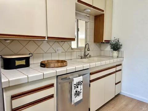 412 Mark Ave, Vallejo, CA 94589 photo 8