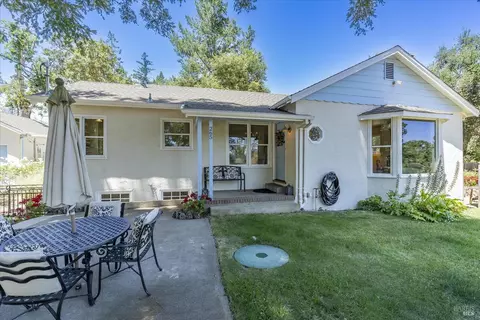 265 Brookside Dr, Angwin, CA 94508