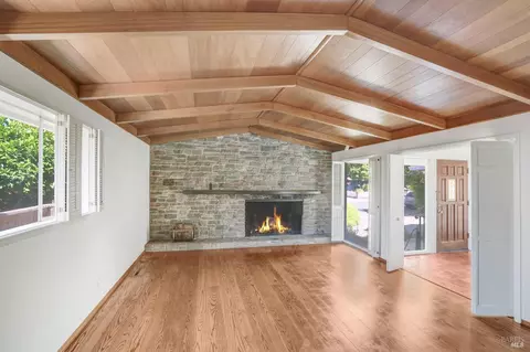 818 4th St E, Sonoma, CA 95476 photo 9