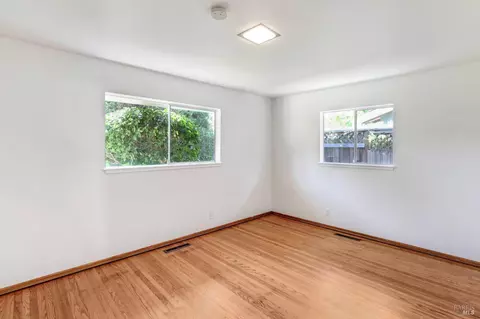 818 4th St E, Sonoma, CA 95476 photo 18