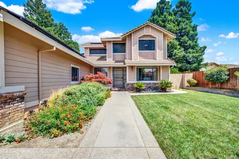Exterior - 1007 Cobblestone Ct, Vacaville, CA 95687 photo 5 of 20