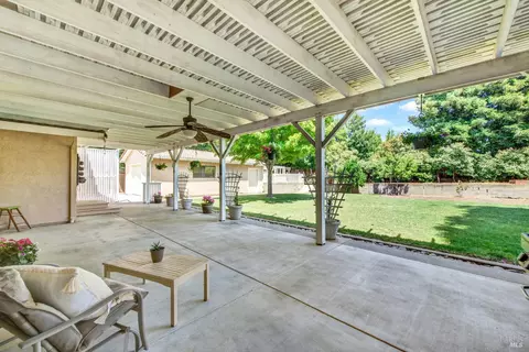 Exterior - 1007 Cobblestone Ct, Vacaville, CA 95687 photo 7 of 20