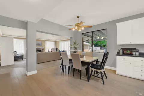 Dining - 1007 Cobblestone Ct, Vacaville, CA 95687 photo 5 of 6